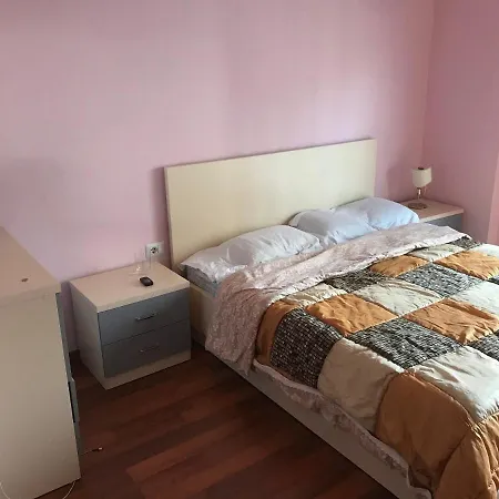 Sunny Side Apartment